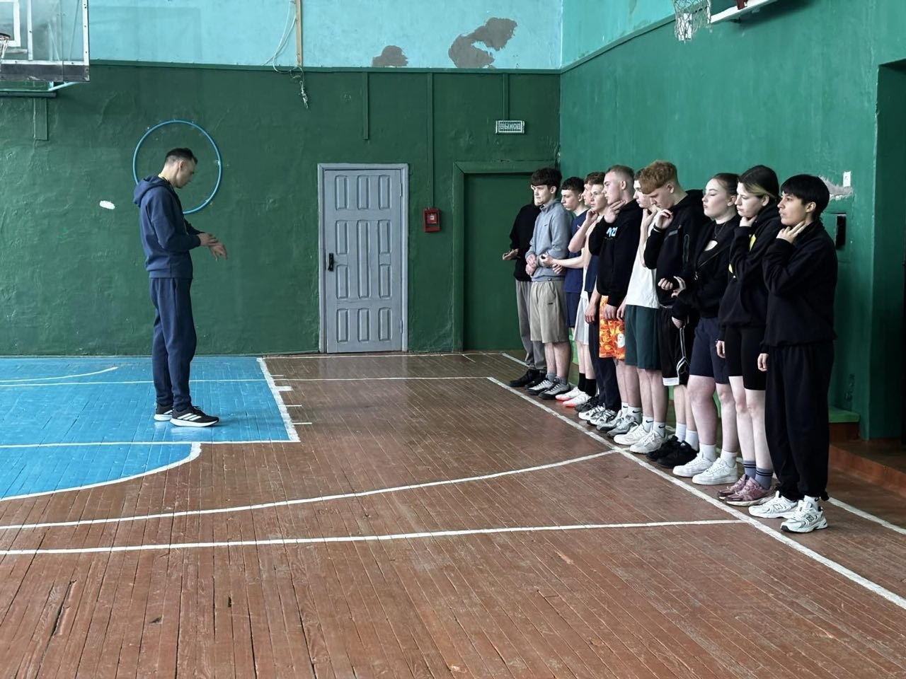 Спортивные достижения и профессионализм: открытое учебное занятие по физкультуре в колледже